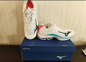 Кроссовки Mizuno wave lightning z6